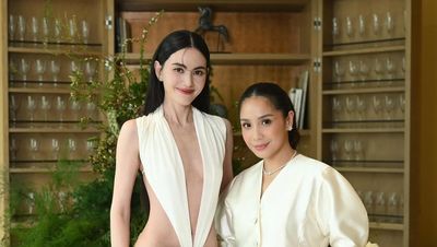 Pose Nagita Slavina Foto Bareng Bintang Thailand Davika Hoorne