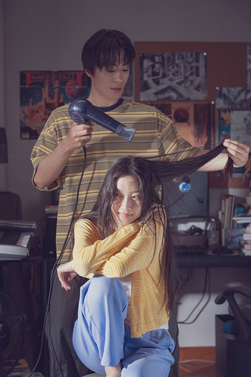 Adegan dalam film Korea Selatan terbaru 2025 Once We Were Us.