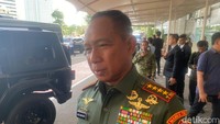 Panglima TNI Tambah Personel untuk Bangun Jembatan-Nakes di Aceh dan Sumatera