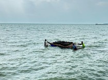 DLH Demak Kirim 86 Eco Hex Brick ke Timbulsloko untuk Atasi Abrasi