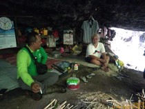 Mbah Darmaji, Manusia Gua di Hutan Jombang Akhirnya Mau Direlokasi