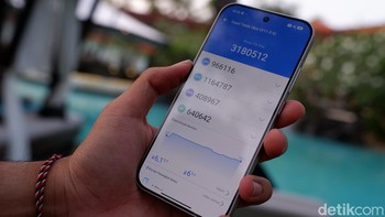 Ponsel ini ditenagai Snapdragon 8 Elite Mobile Platform 3 nm dengan CPU hingga 4,32 GHz dan GPU Adreno, dipadukan RAM LPDDR5X serta storage UFS 4.1. Dan inilah hasil benchmark. Foto: Adi Fida Rahman/detikINET