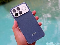 Unboxing Poco F8 Ultra Denim Blue, HP Gahar Punya Desain & Speaker Juara