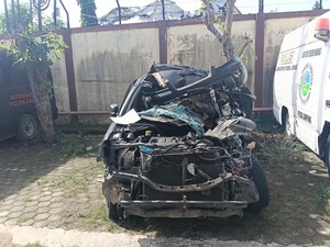 Potret Mobil Kurir Ekstasi Hancur Lebur Usai Kecelakaan di Tol Lampung