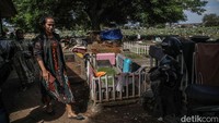 Penataan kawasan permukiman di sekitar TPU Kober Rawa Bunga, Jatinegara, kembali menjadi perhatian Pemerintah Provinsi DKI Jakarta setelah kondisi lahan pemakaman itu semakin padat oleh bangunan liar. 