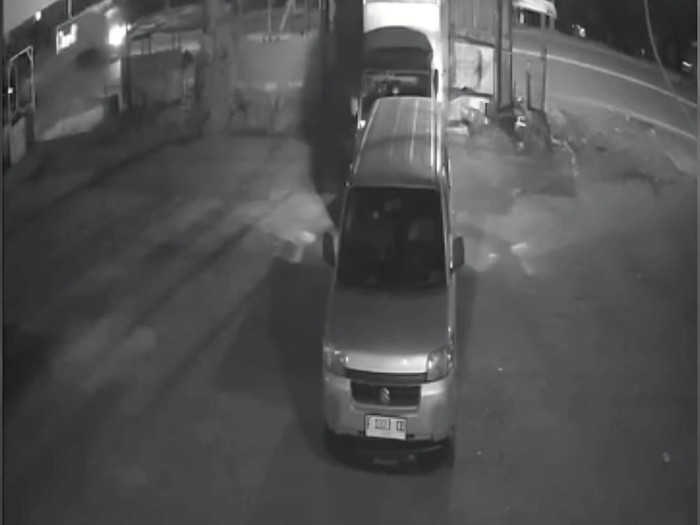 Rekaman CCTV maling dengan modus derek di Kota Bogor