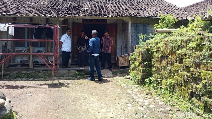 Rumah milik Seni (47) di Dusun Letih, Desa Mergowati, Kecamatan Kedu, Kabupaten Temanggung, Senin (24/11/2025).