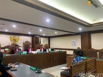 Video Mahasiswa Terdakwa Ajakan Anarko Teriak di Pengadilan: Hidup Rakyat!