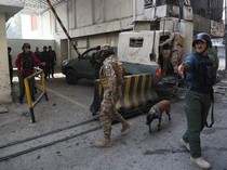 Bom Bunuh Diri Guncang Markas Paramiliter Pakistan, 3 Orang Tewas