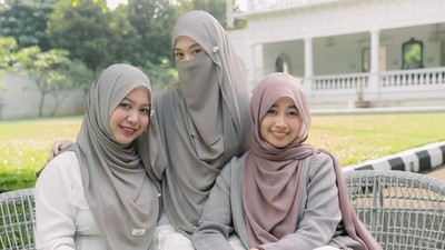 Potret Tinandrose, Istri Fiki Naki yang Hobi Kulineran Bareng Sahabat