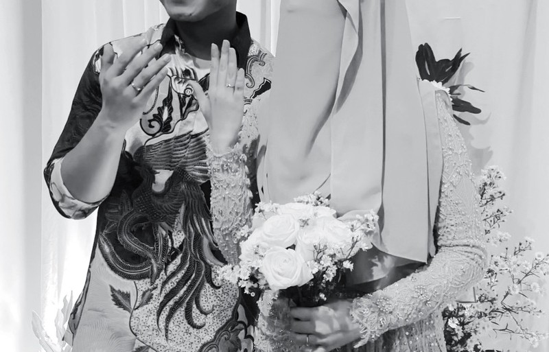 Tinaandrose, istri dari Fiqi Naki