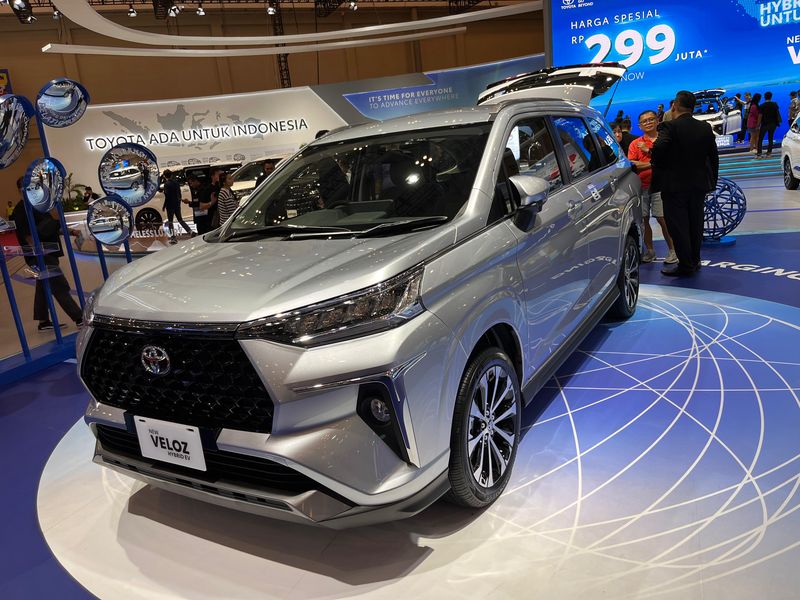 Toyota Veloz Hybrid tipe V