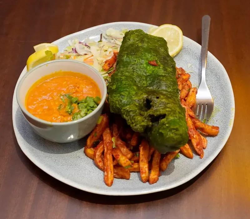 Unik! Hidangan Fish and Chips di Restoran Ini Berwarna Hijau