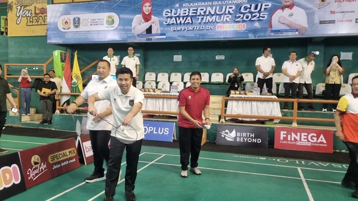 Wagub Emil buka ajang kejuaraan bulu tangkis Piala Gubernur Jatim
