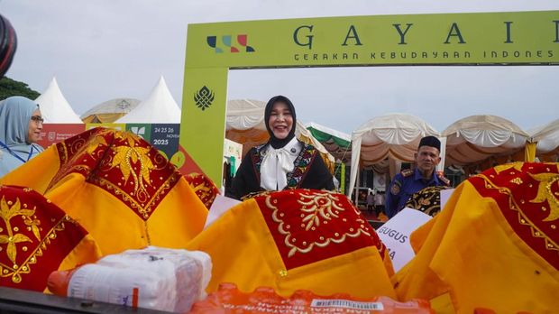 Wali Kota Banda Aceh Illiza Sa'aduddin Djama dallam acara Maulid Raya Nabi Muhammad SAW 1447 Hijriah. (dok.Pemkot Banda Aceh) Wali Kota Banda Aceh Illiza Sa'aduddin Djama dallam acara Maulid Raya Nabi Muhammad SAW 1447 Hijriah. (dok.Pemkot Banda Aceh)