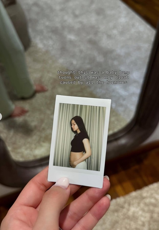 Istri Al Ghazali, Alyssa Daguise, kembali membagikan rutinitas serta perubahan yang dialaminya di trimester awal kehamilan. Salah satunya perut yang sempat membesar, namun bukan karena baby bump, melainkan perubahan hormon di tubuhnya. Foto: Instagram/@alyssadaguise