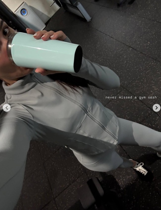 Meski sedang hamil namun Alyssa tetap rutin berolahraga. Ia selalu menyempatkan diri untuk olahraga gym. Foto: Instagram/@alyssadaguise