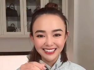 Gaya Kocak Amanda Manopo Pamer Tas Super Mini, Harganya Bikin Melongo