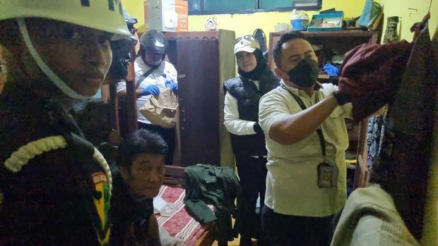 BNN lakukan penggerebekan di Berlan, Matraman, Jaktim (Taufiq/detikcom)