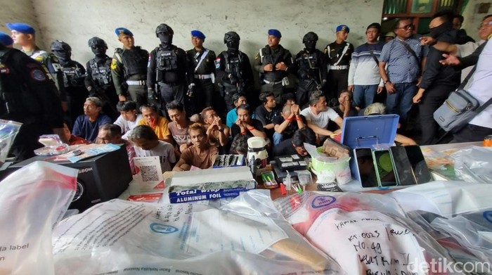 BNN, Polisi dan POM TNI AD gerebek kampung Berland, Jaktim