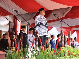 Bupati Bogor Beri Penghargaan kepada Insan Pendidikan di Hari Guru Nasional