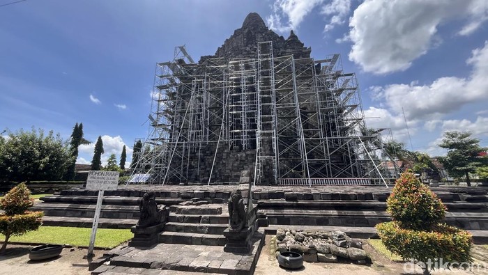 Candi Kalasan di Dusun Kalibening, Tirtomartani, Kalasan, Sleman, Senin (24/11/2025).