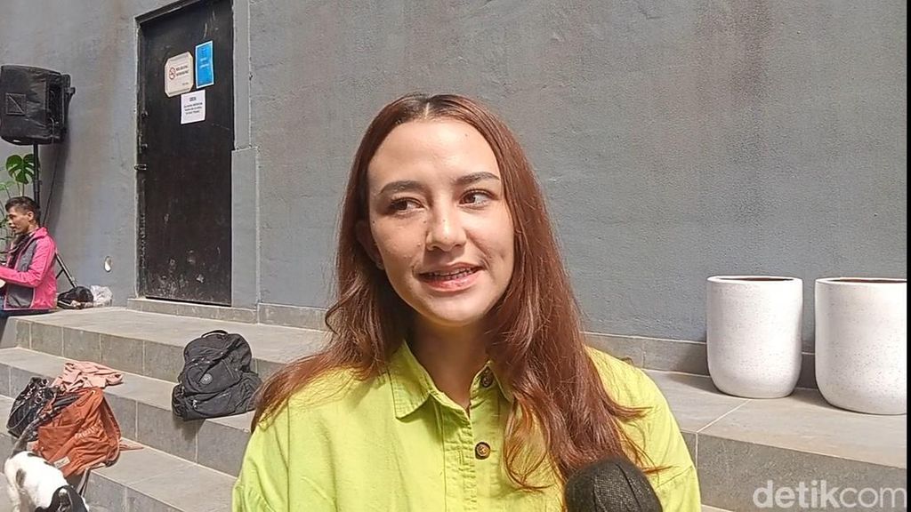 Dahlia Poland Temukan Tambatan Hati Baru, Pria Sunda-Satu Frekuensi