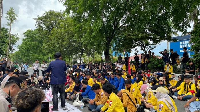 Demo BEM se-Kalsel. (Khairun Nisa)