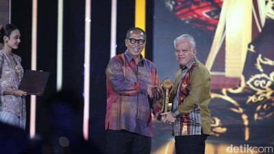 Deretan Penerima Anugerah Kontribusi Sosial, Budaya, dan Perlindungan Masyarakat