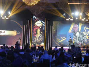 AQUA Raih Penghargaan Produk AMDK Pelestari Kawasan Sumber Air Pegunungan