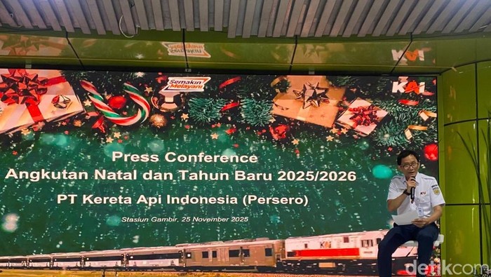 Direktur Utama KAI Bobby Rasyidin