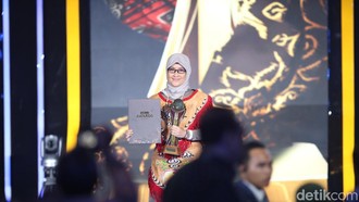 Tokoh Pemerataan Akses Digital Nasional, Fadhilah Mathar Raih Detikcom Awards 2025