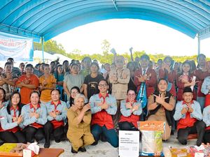 Serangkai Kado dari Gubernur Agustiar untuk Peringatan Hari Guru di Kalteng