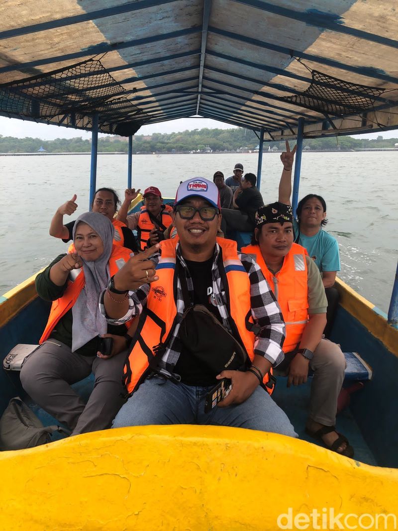 Hiu tutul di Pantai Bentar Probolinggo