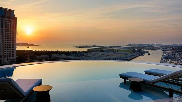 Hotel tertinggi di dunia baru saja dibuka di Dubai. (via Hannah Puesto)