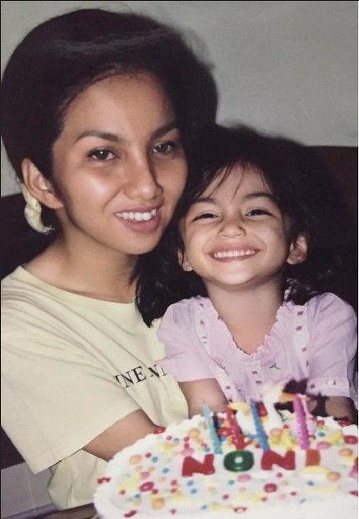 Instagram @arieltatum