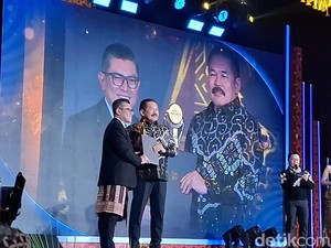 Jaksa Agung Raih detikcom Awards 2025 Tokoh Transformasi Penegakan Hukum