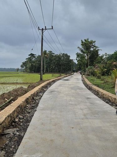 Jalan di Pandeglang sempat bikin guru terjatuh sudah diperbaiki.