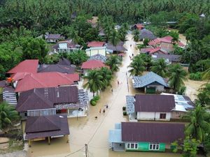 Sumbar Tanggap Darurat Banjir, BMKG Ingatkan Potensi Cuaca Ekstrem Masih Ada