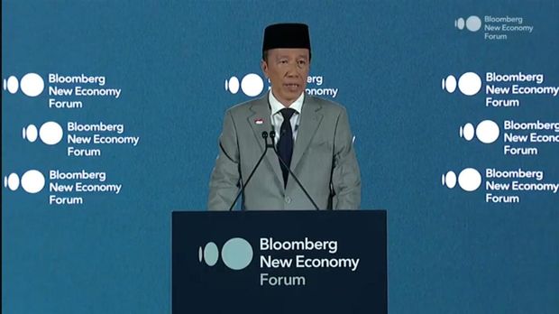 Jokowi hadiri Bloomberg New Economy Forum di Singapura. (Tangkapan Layar Youtube/Bloomberg New Ecomony Forum)