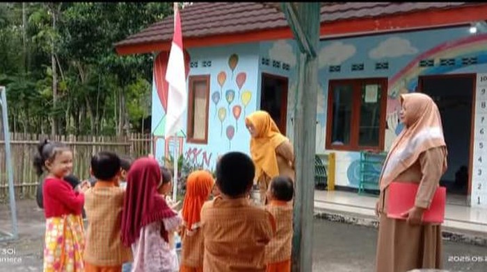 Suasana di kelompok belajar (KB) Dahlia Karangmojo, Gunungkidul.