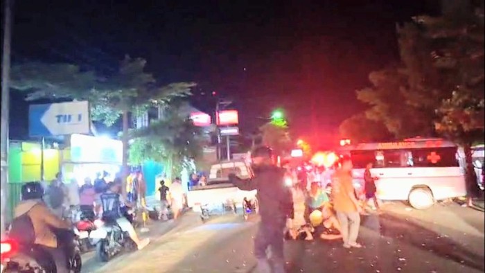 Kecelakaan ambulans di Purworejo, Senin (24/11/2025) malam.