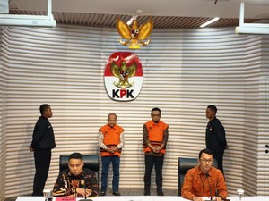 KPK Tahan 2 Tersangka Kasus Proyek Fiktif Rugikan Negara Rp 46,8 M