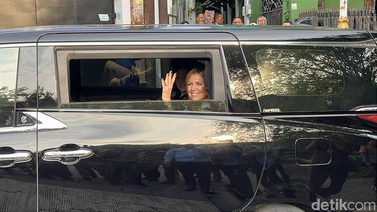 Ratu Maxima Kunjungi Sragen-Solo: Ngobrol dengan Buruh hingga Belajar Membatik