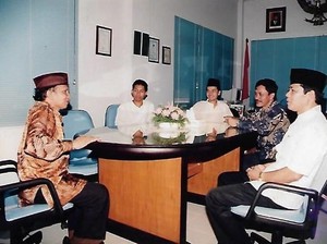 Mardiono Sempat Gandeng Amien Rais Bangun Lembaga Keuangan Mikro Syariah