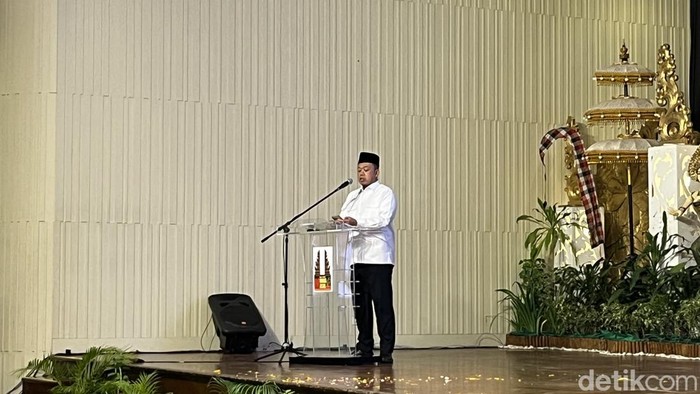 Menteri ATR/BPN Nusron Wahid saat pidato di Munas MASKI di Denpasar, Selasa (25/11/2025). Rizki Setyo