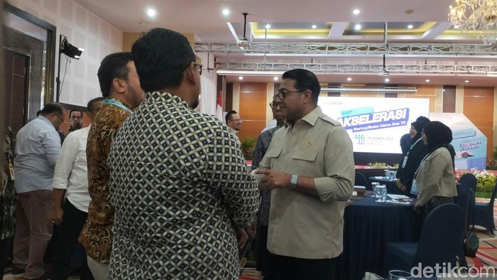 Menteri Ekonomi Kreatif Teuku Riefky Harsya. (Agus Setyadi/detikSumut)