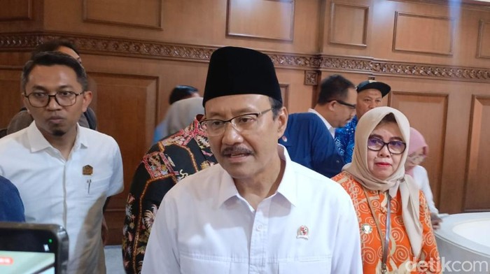 Menteri Sosial Republik Indonesia, Saifullah Yusuf alias Gus Ipul di Gedung Gradhika Bhakti Praja, Kecamatan Semarang Selatan, Selasa (25/11/2025).