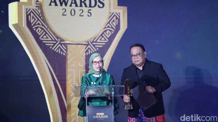 detikcom Awards 2025 mengusung Apresiasi Karya Insan Nusantara, Merajut Indonesia Gemilang. Berikut Anugerah Inovasi Birokrasi dan Tata Kelola Pemerintahan.