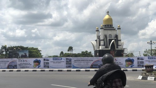 Penampakan penataan Monumen Giri Menang Square (GMS) di Gerung, Lombok Barat. (Foto: M Zahiruddin/detikBali)